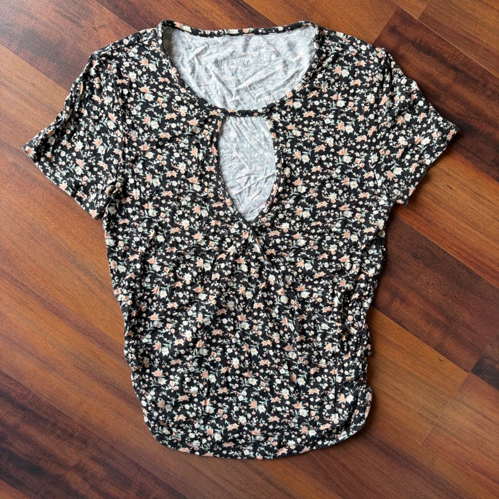 American Eagle‎ Soft Sexy Floral Keyhole T Shirt Black Peach Size Small